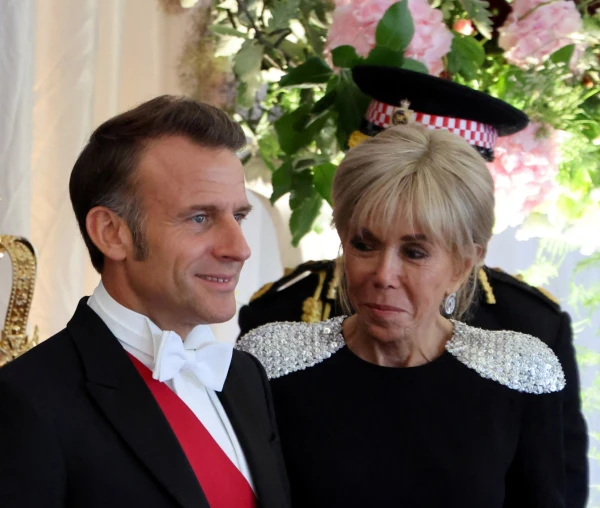 Изображение к статье: Макрон попытается доказать в суде, что его жена – не мужчина