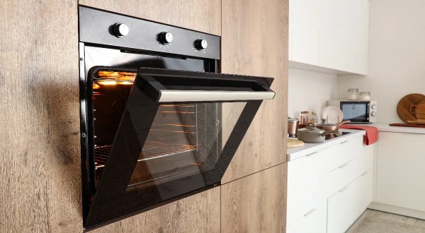 Изображение к статье: Эксперт рассказала, как часто нужно чистить духовку, чтобы не отравиться