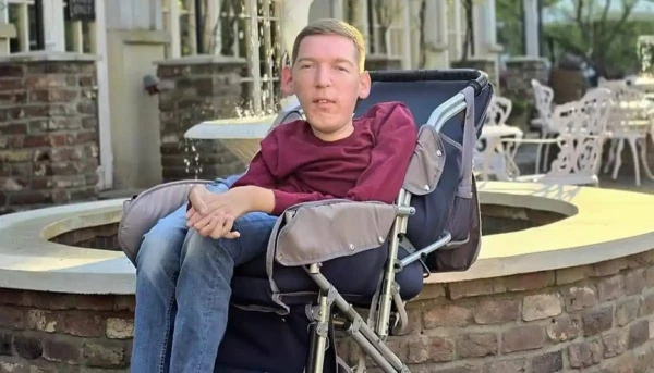 Изображение к статье: Назарию сейчас особенно непросто.