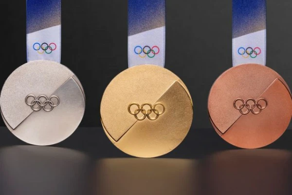 Изображение к статье: Как выглядят медали Олимпийских игр-2026?