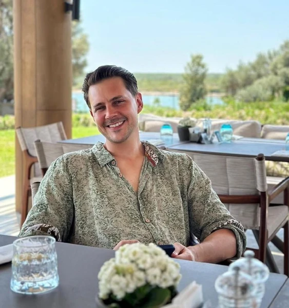 Изображение к статье: Милош Бикович показал, отдыхает в Турции со своей женой Иваной Малич (ФОТО)