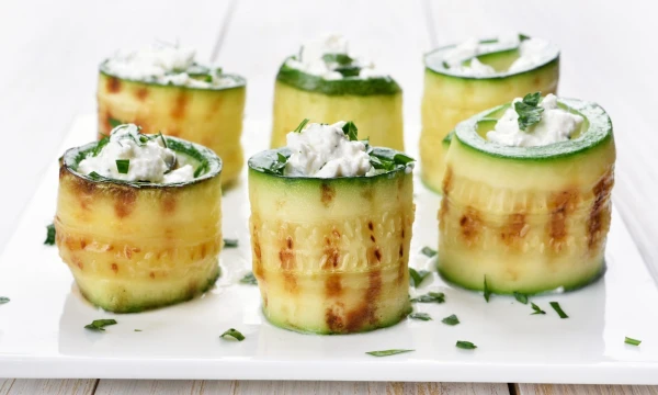 Изображение к статье: Вкус лета: рулетики из кабачков с рикоттой и ароматной зеленью