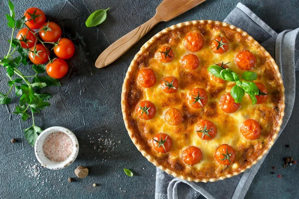 Изображение к статье: Вместо пиццы: киш с помидорами