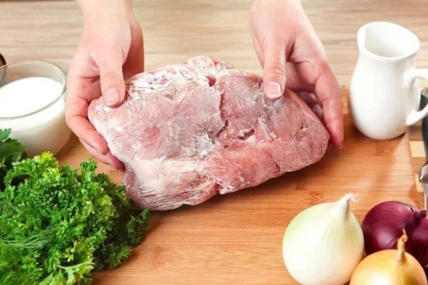 Изображение к статье: Как быстро разморозить мясо и рыбу, не испортив их