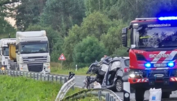 Изображение к статье: Из-за трагической аварии частично блокировано движение на Даугавпилсском шоссе