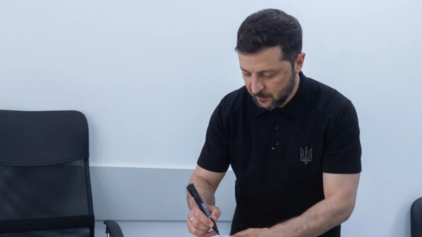 Изображение к статье: Зеленскому придется крепко задуматься, что подписывать.