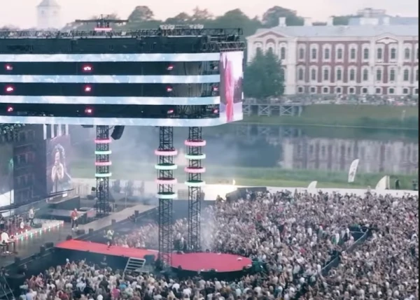 Изображение к статье: На концерте «Prāta vētra» в Елгаве незаконно запускались дроны. Их владельцев теперь ждут серьезные проблемы