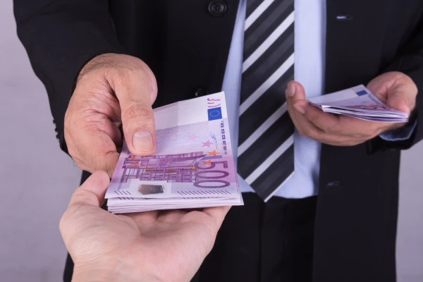 Изображение к статье: Попытка «тронуть» систему пенсий по выслуге лет ожидаемо вызвала бурные протесты