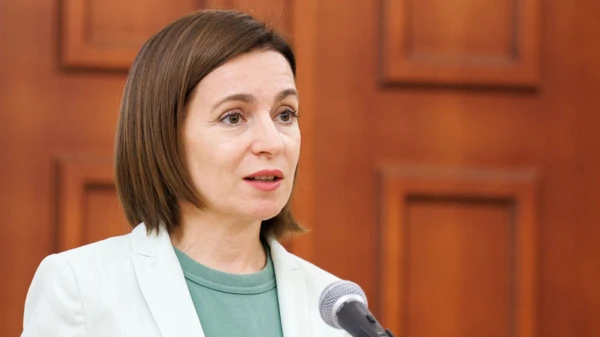 Изображение к статье: Отважная президентка не даст свернуть страну с европейского пути.