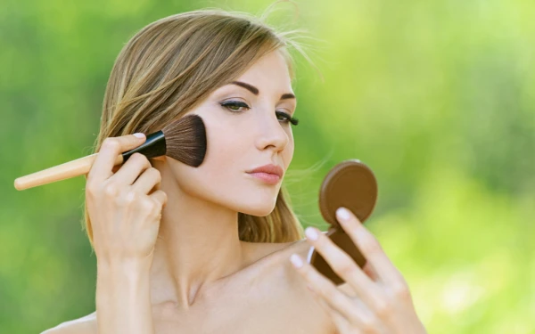 Изображение к статье: Пудра для лица: как выбрать лучшую на лето?