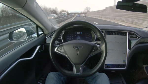 Изображение к статье: «Tesla» должна выплатить 243 миллиона долларов за аварию с участием системы «Autopilot»