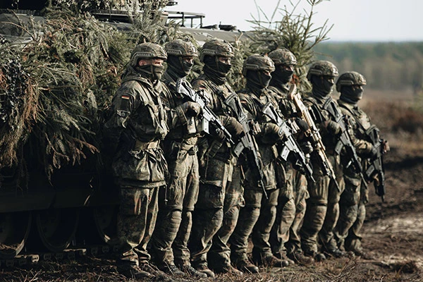 Изображение к статье: В Германии захотели создать сильнейшую армию в Европе