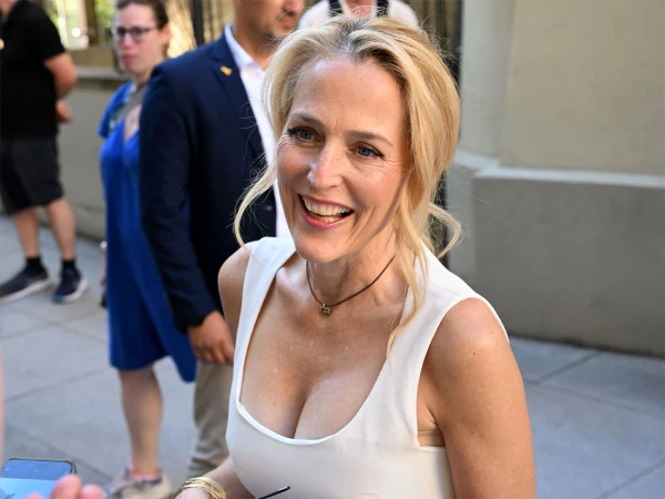 Изображение к статье: "Им мало, что я первые четыре сезона получала вдвое меньше, чем Дэвид Духовны?"