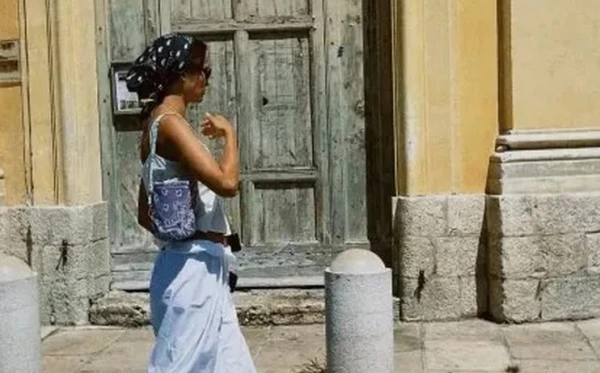 Изображение к статье: Приятно прогуляться в полной анонимности по старинным городкам.