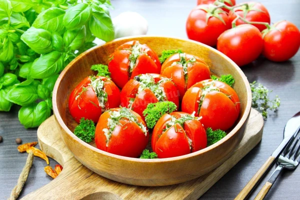 Изображение к статье: Люблю готовить: отличная закуска из помидоров на каждый день и к праздничному столу