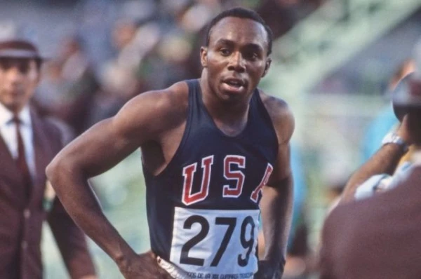 Изображение к статье: Кто первым пробежал 100-метровку быстрее 10 секунд?