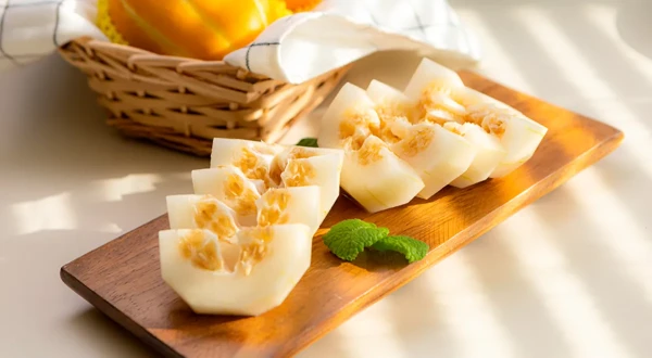 Изображение к статье: Почему нельзя есть дыню с мясом и «молочкой»?