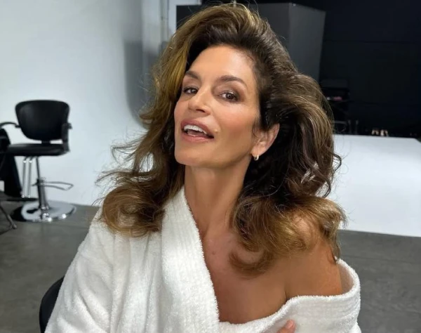 Изображение к статье: Синди Кроуфорд и Ранде Гербер провели выходные на уютном ранчо (ФОТО)