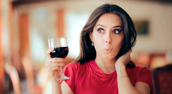 Изображение к статье: Почему женщины переносят алкоголь легче мужчин?