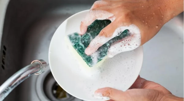 Изображение к статье: Названы самые грязные места на кухне