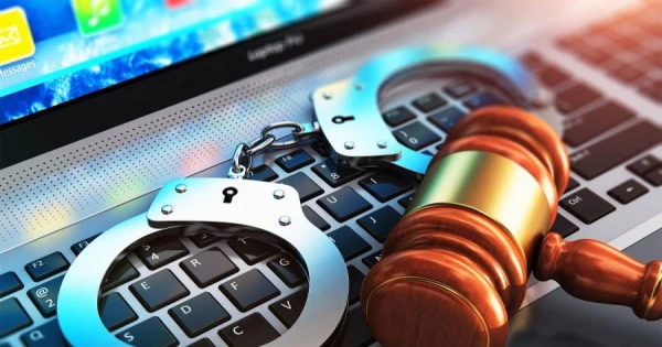 Изображение к статье: За прославление преступлений против военнопленных и хранение взрывчатки - пять месяцев тюрьмы