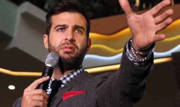 Изображение к статье: «Марчелло Мастроянни на отдыхе»: Иван Ургант в белом костюме свел с ума поклонников