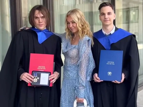 Изображение к статье: Рудковская гордится успехами 23-летних Андрея и Николая.