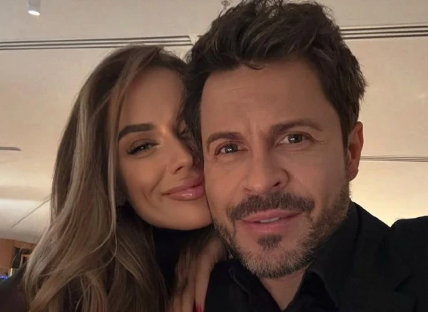 Изображение к статье: 49-летний Павел Деревянко впервые женился: кадры церемонии бракосочетания