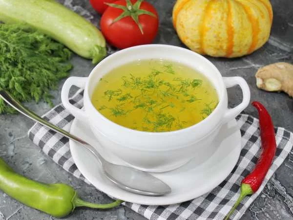 Изображение к статье: Простой и действенный секрет, который поможет сварить прозрачный бульон