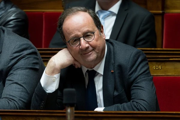 Изображение к статье: Экс-президент Франции предупредил Трампа о методе переговоров Путина