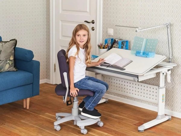 Изображение к статье: Как обустроить рабочее место для школьника: советы, которые реально работают