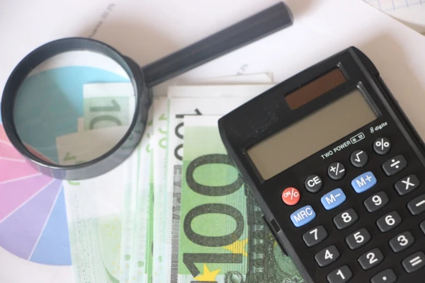 Изображение к статье: Снежный ком процентов: жители Латвии все больше платят международным ростовщикам