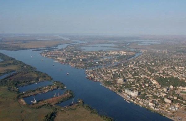 Изображение к статье: Масса водных преград делает Корабел сложным для войсковых операций.