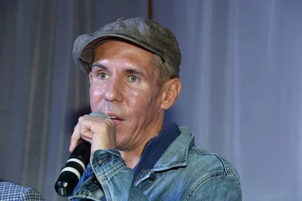 Изображение к статье: Актер Панин признался в работе доставщиком еды в США