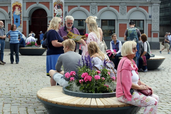 Изображение к статье: «Им здесь нравилось, потому что их обслуживали на русском»