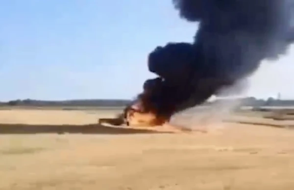 Изображение к статье: В Ливанском крае сгорел комбайн и семь гектаров зерновых