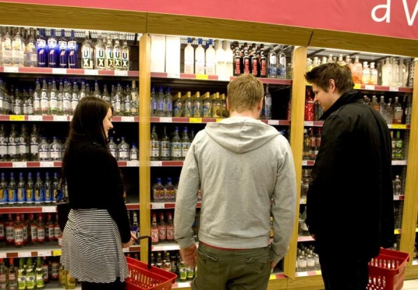 Изображение к статье: Антиалкогольные фанатики предлагают еще сильнее ограничить продажу алкоголя по выходным
