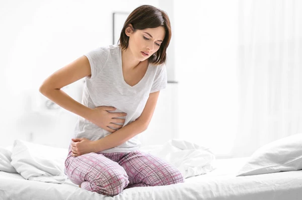 Изображение к статье: «Болит живот во время отпуска»: что известно о болезни путешественников, которая испортить отдых