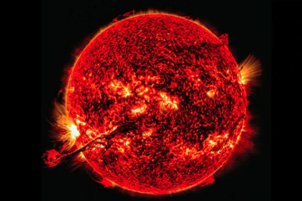 Изображение к статье: Мощная магнитная буря обрушится на Землю 19 августа