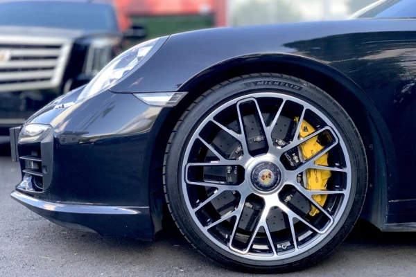 Изображение к статье: Эстонец при попытке купить автомобиль лишился 315 000 евро