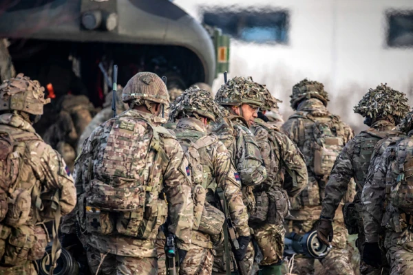 Изображение к статье: Guardian: Британия готова направить военных на Украину