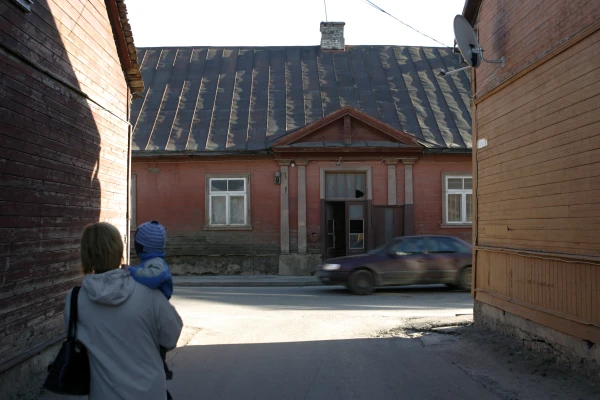 Изображение к статье: Соседи становятся медсёстрами, водителями и учителями. Государство забыло о жителях села