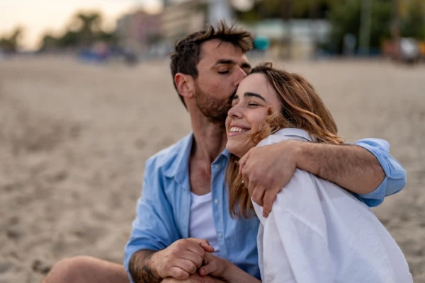 Изображение к статье: Почему мужчины выбирают слабых женщин: неожиданные причины