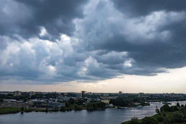 Изображение к статье: В пятницу во многих местах ожидается кратковременный дождь