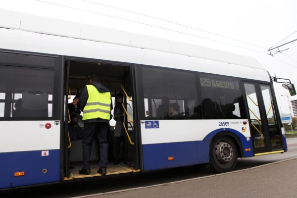 Изображение к статье: Контролёры или каратели? В Риге спорят о работе Rīgas satiksme