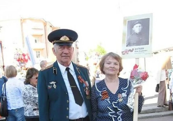 Изображение к статье: Несчастный старик сделался камнем преткновения соперничающих держав.