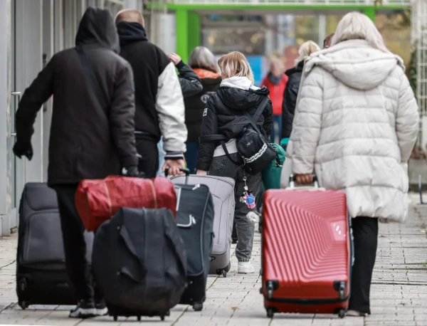 Изображение к статье: Не все выбирают защиту Незалежной, и стремятся прочь.
