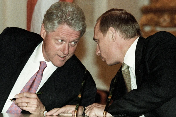 Изображение к статье: Рассекречены подробности разговора Клинтона и Путина о НАТО