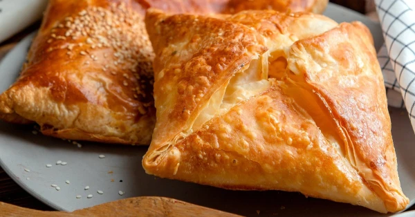 Изображение к статье: Маленькие хачапури с сыром: оригинальный вариант известного блюда