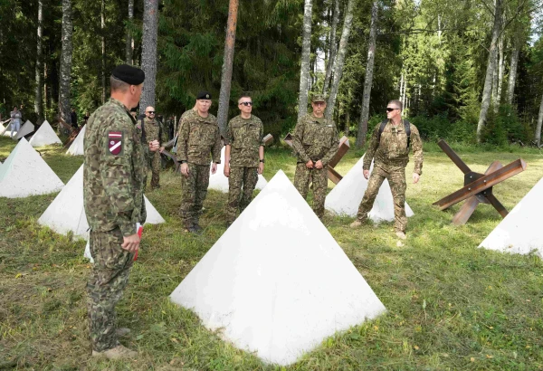 Изображение к статье: Главнокомандующему Ринкевичу показали оборонные технологии.